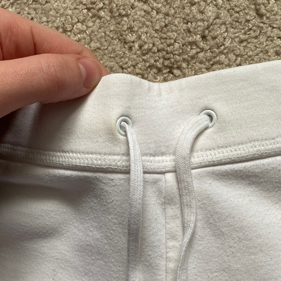 Y2K Express Classic XS Low Rise Casual White Shorts With Drawstrings And Pocket - Picture 2 of 5